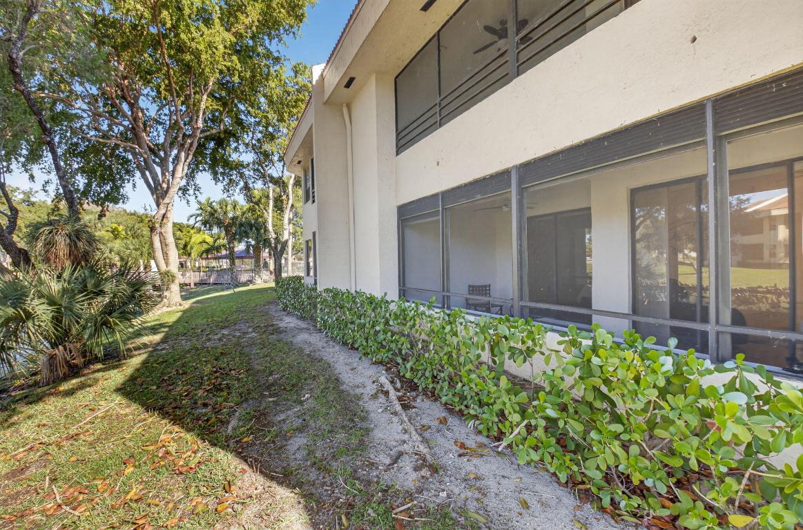 LA PAZ AT BOCA POINTE - Residential