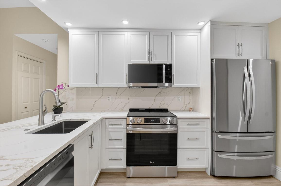 LA PAZ AT BOCA POINTE - Residential