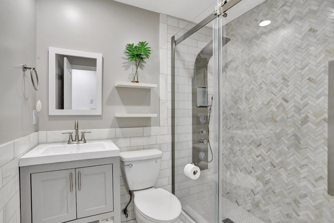 LAUDERDALE ISLES NO 2 - Residential