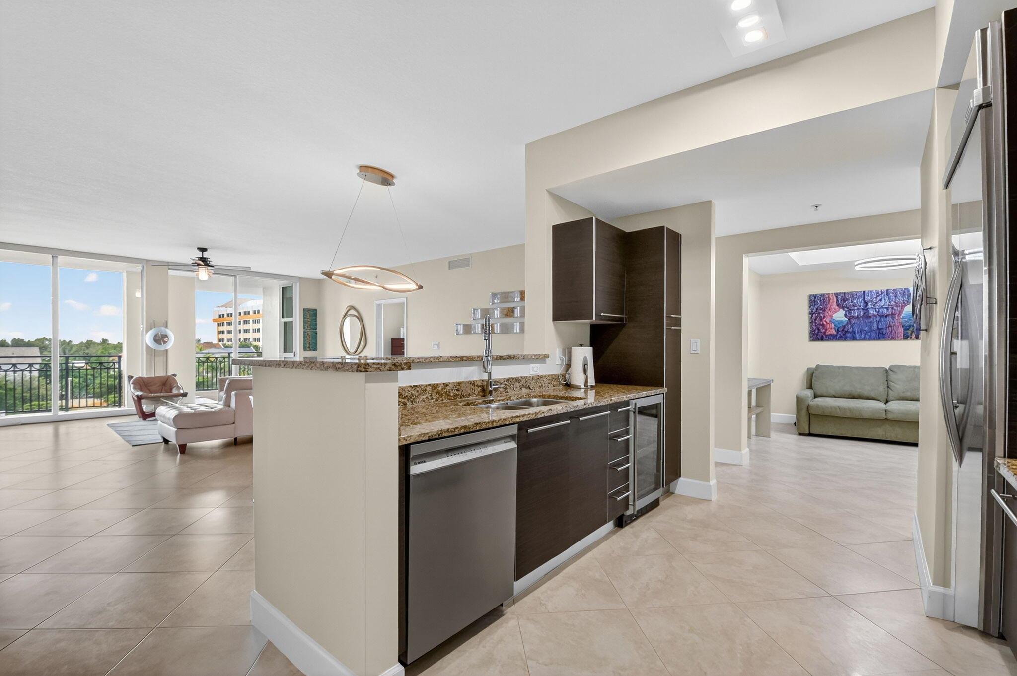 CITYPLACE SOUTH TOWER CON - Residential