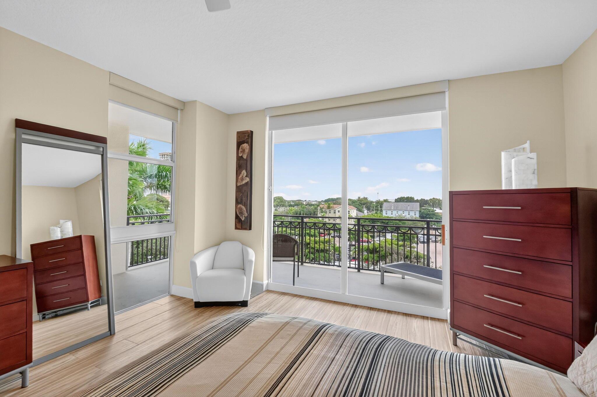 CITYPLACE SOUTH TOWER CON - Residential