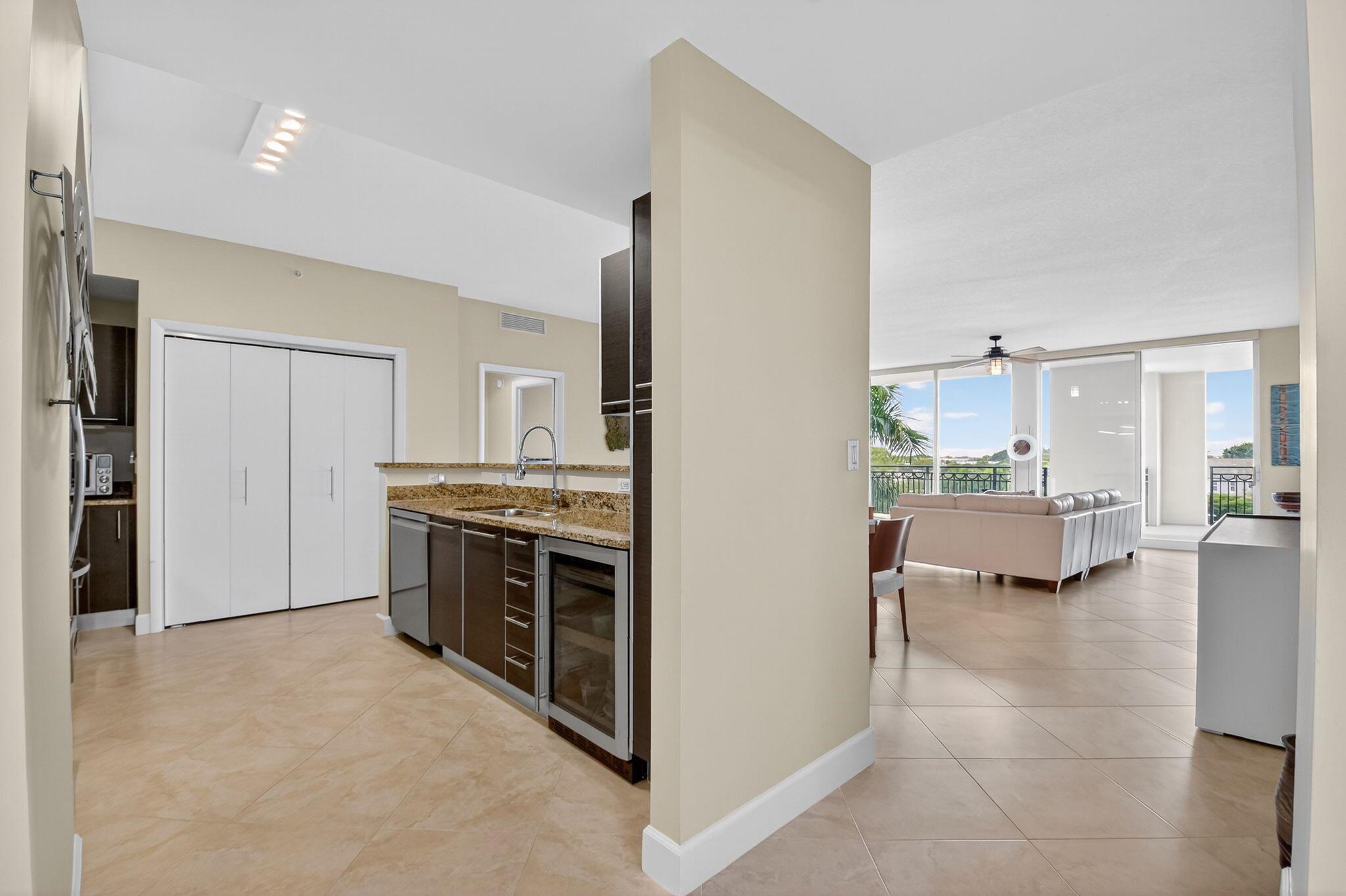 CITYPLACE SOUTH TOWER CON - Residential