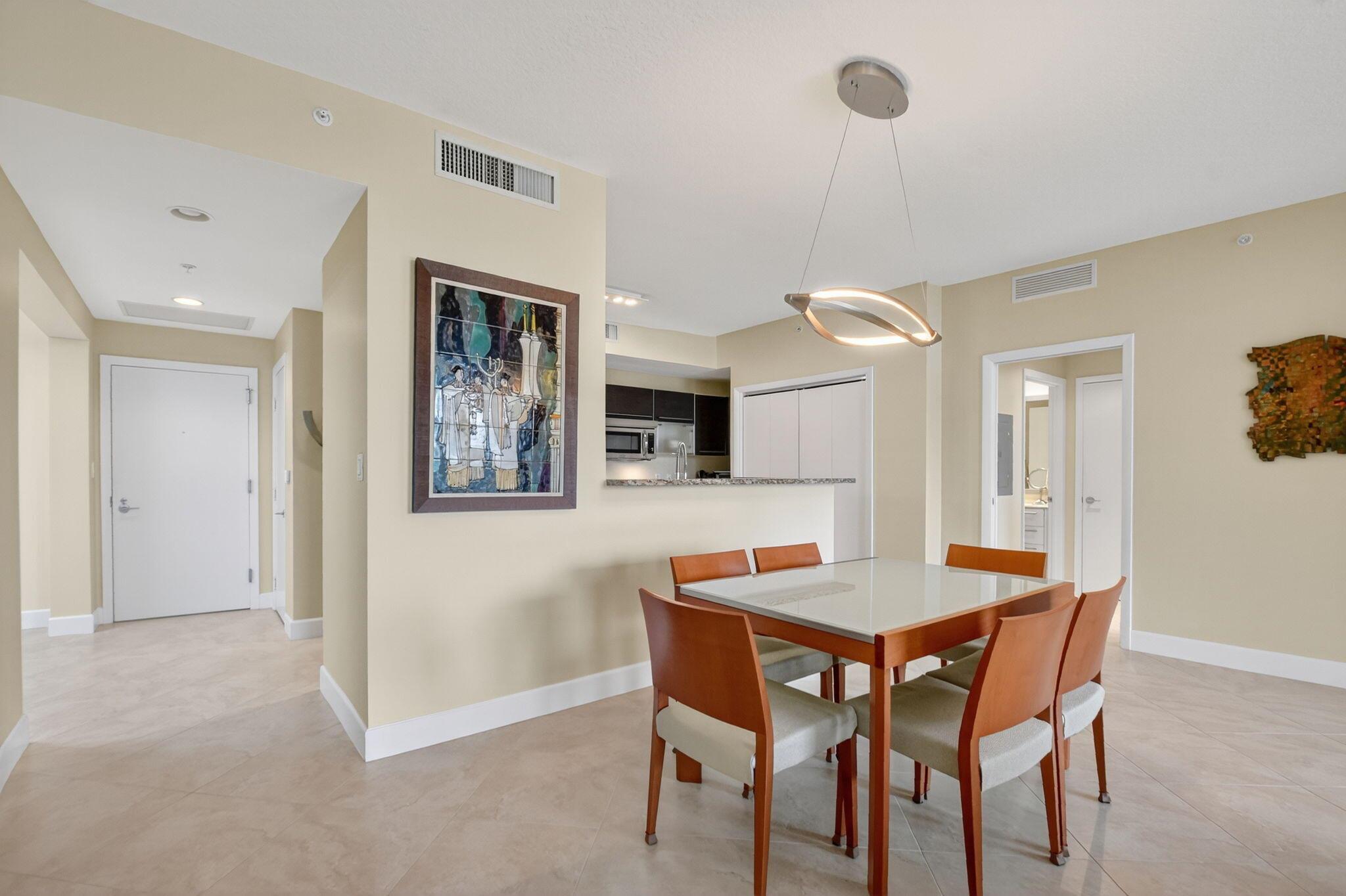 CITYPLACE SOUTH TOWER CON - Residential