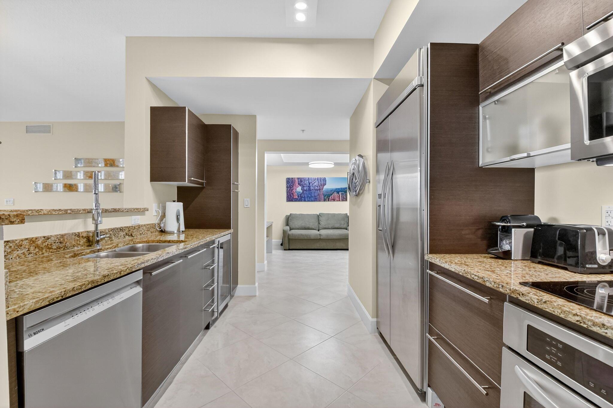 CITYPLACE SOUTH TOWER CON - Residential