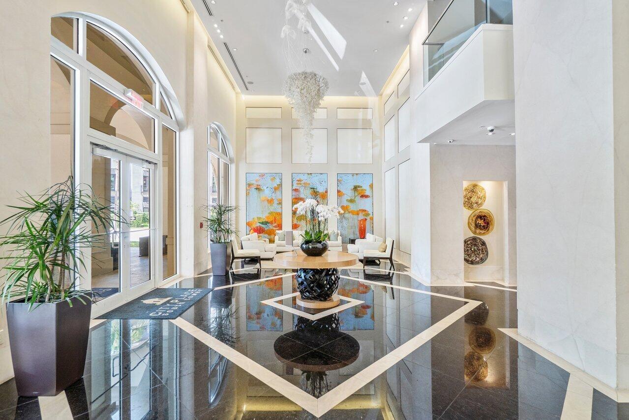 CITYPLACE SOUTH TOWER CON - Residential