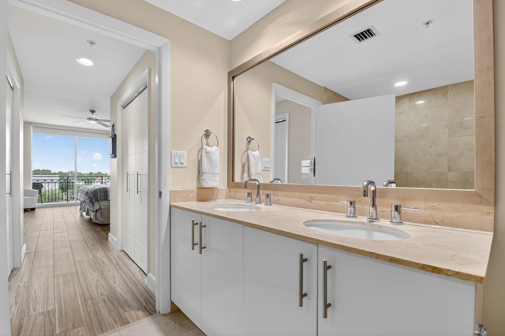 CITYPLACE SOUTH TOWER CON - Residential