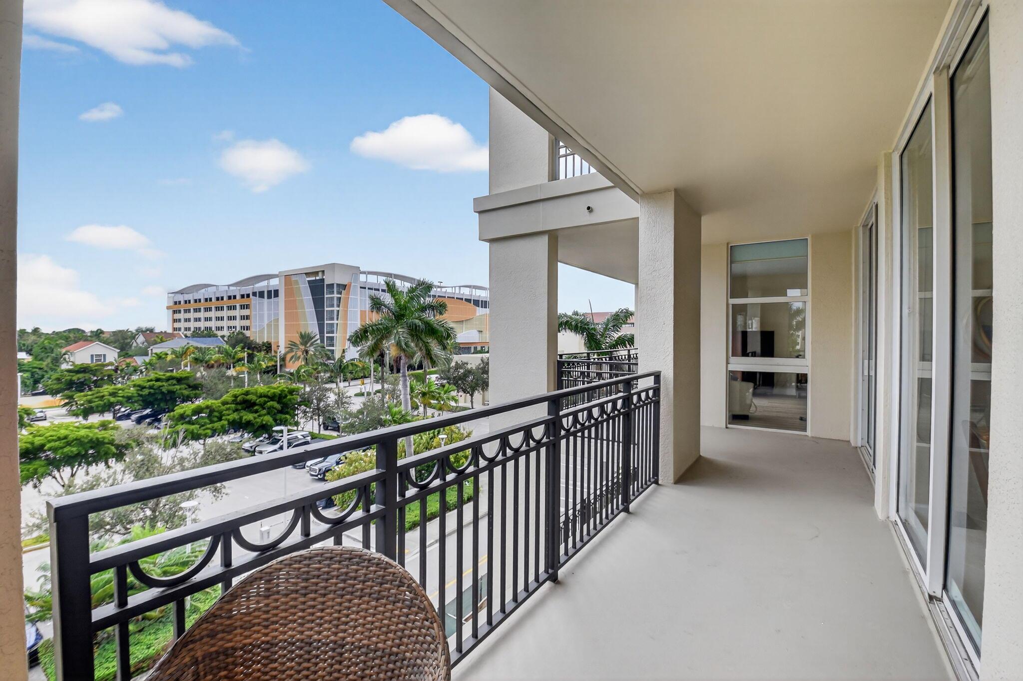 CITYPLACE SOUTH TOWER CON - Residential