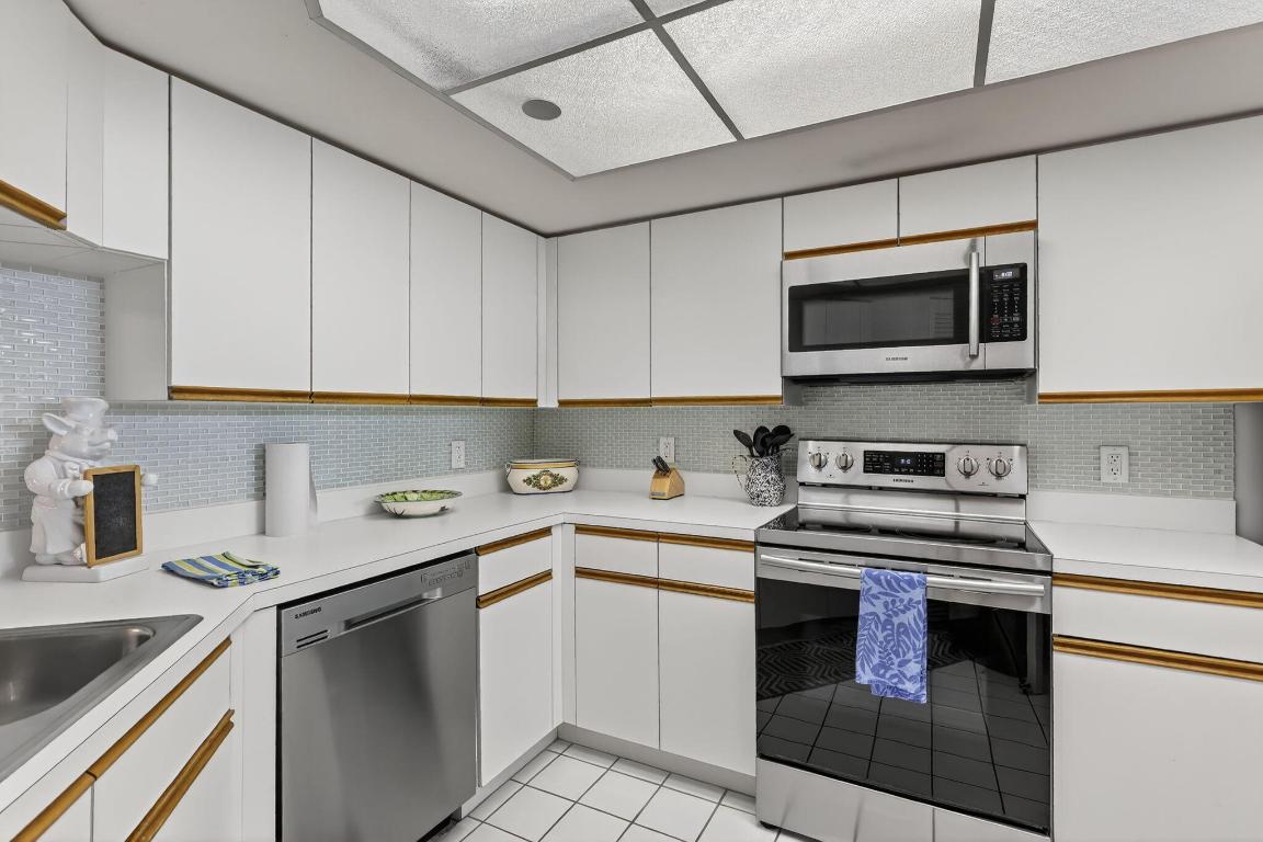 ISLAND DUNES OCEANSIDE CONDOMINIUM I - Residential