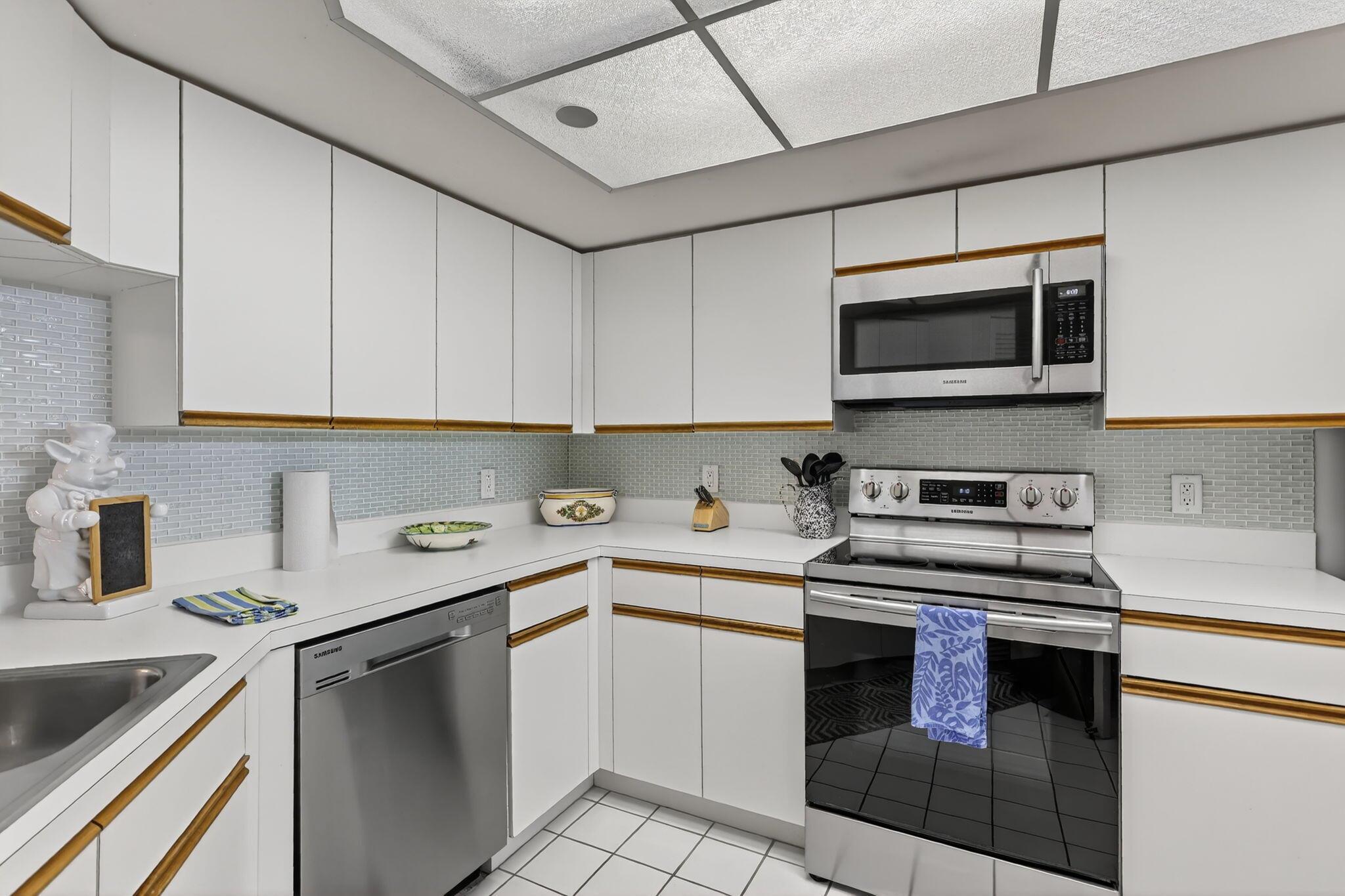 ISLAND DUNES OCEANSIDE CO - Residential