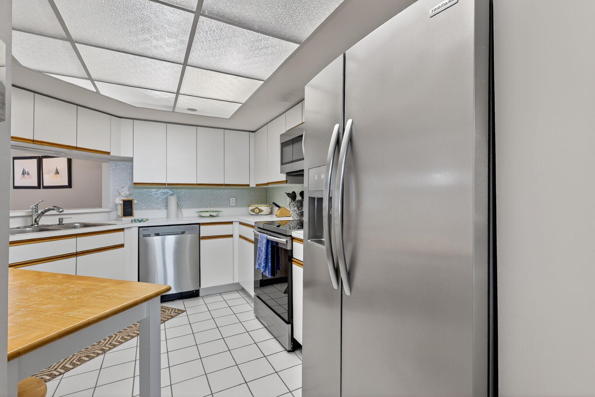 ISLAND DUNES OCEANSIDE CO - Residential