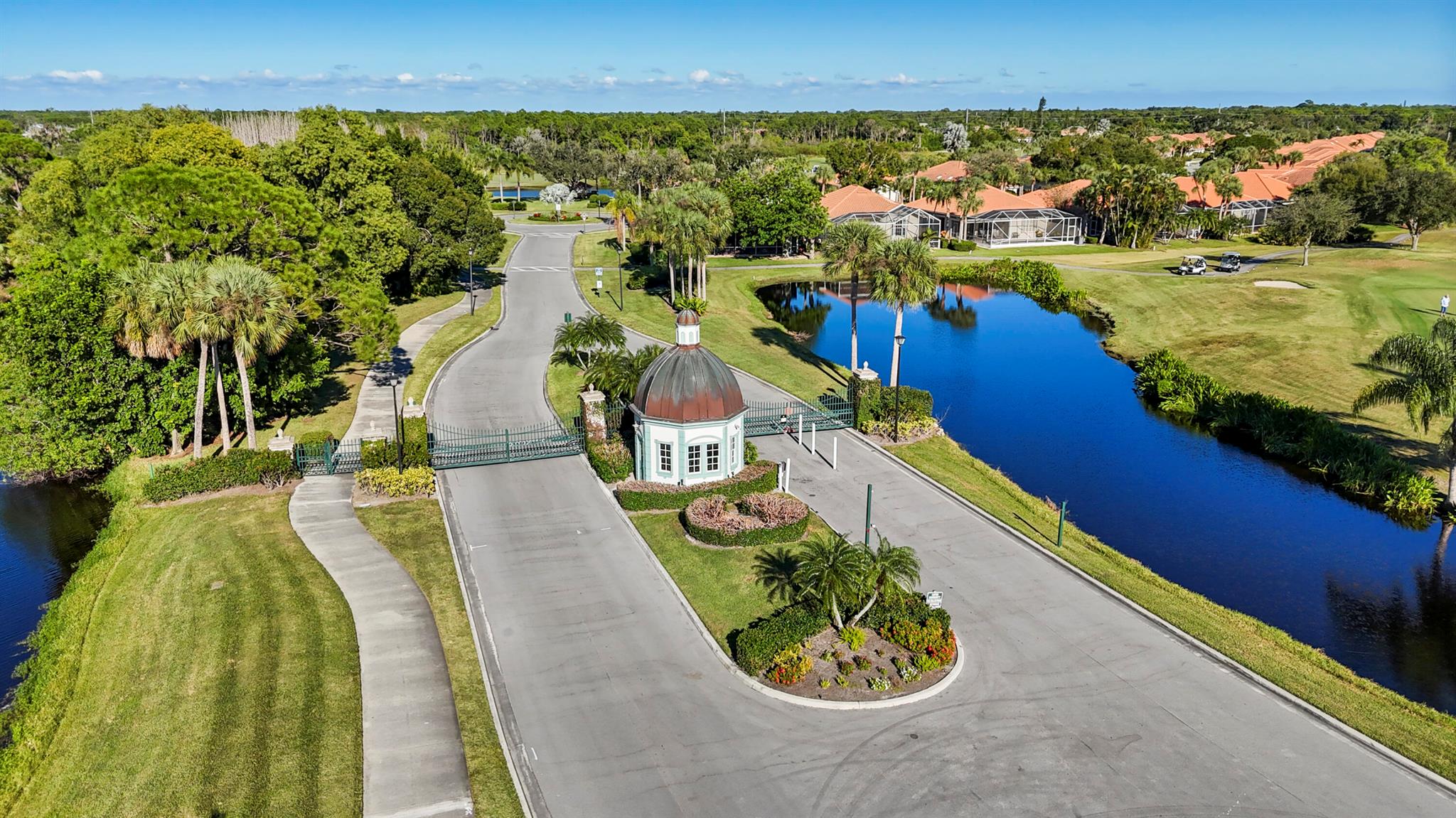 DOUBLE TREE - Residential