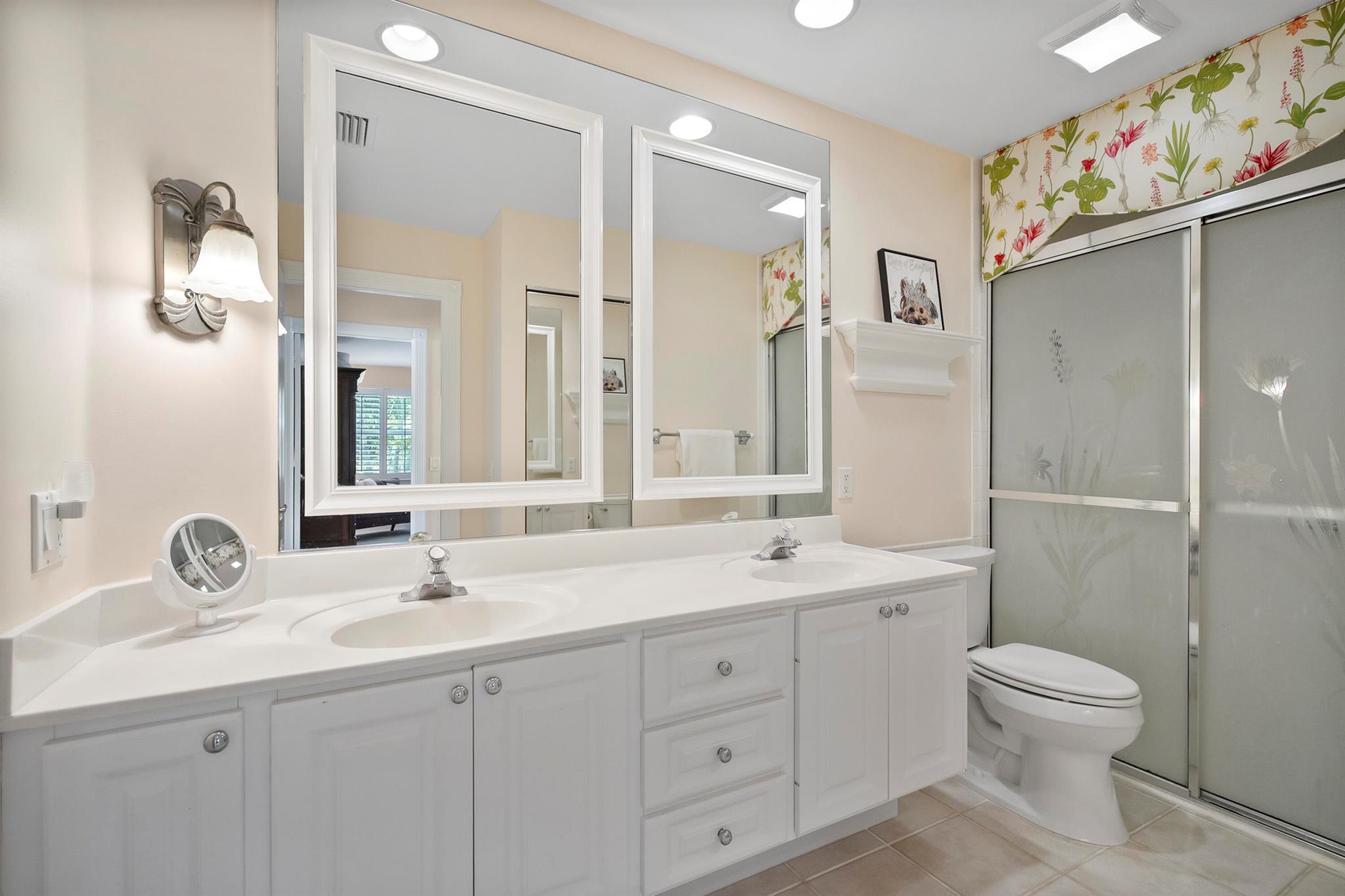 DOUBLE TREE - Residential