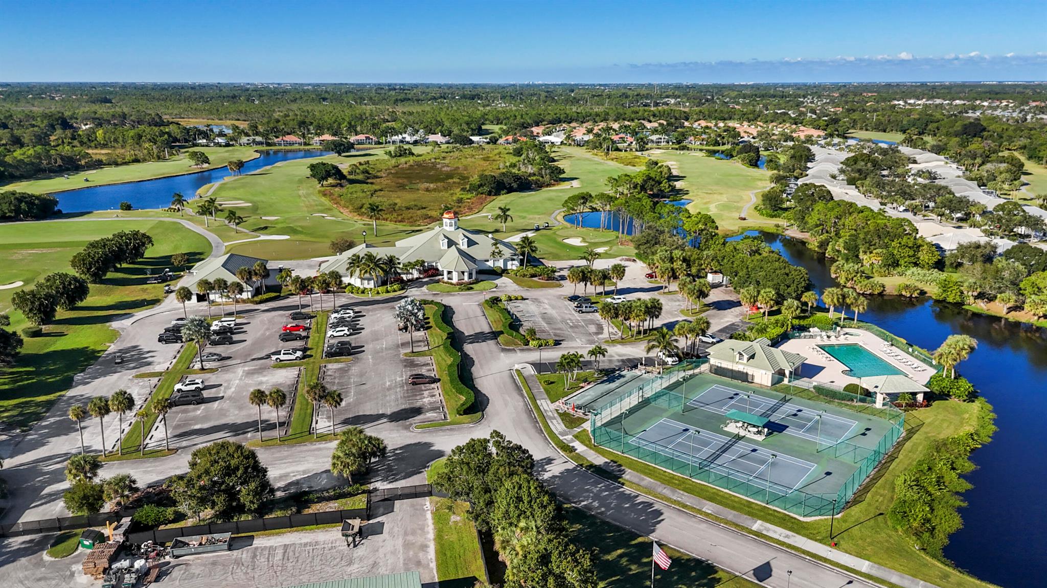 DOUBLE TREE - Residential