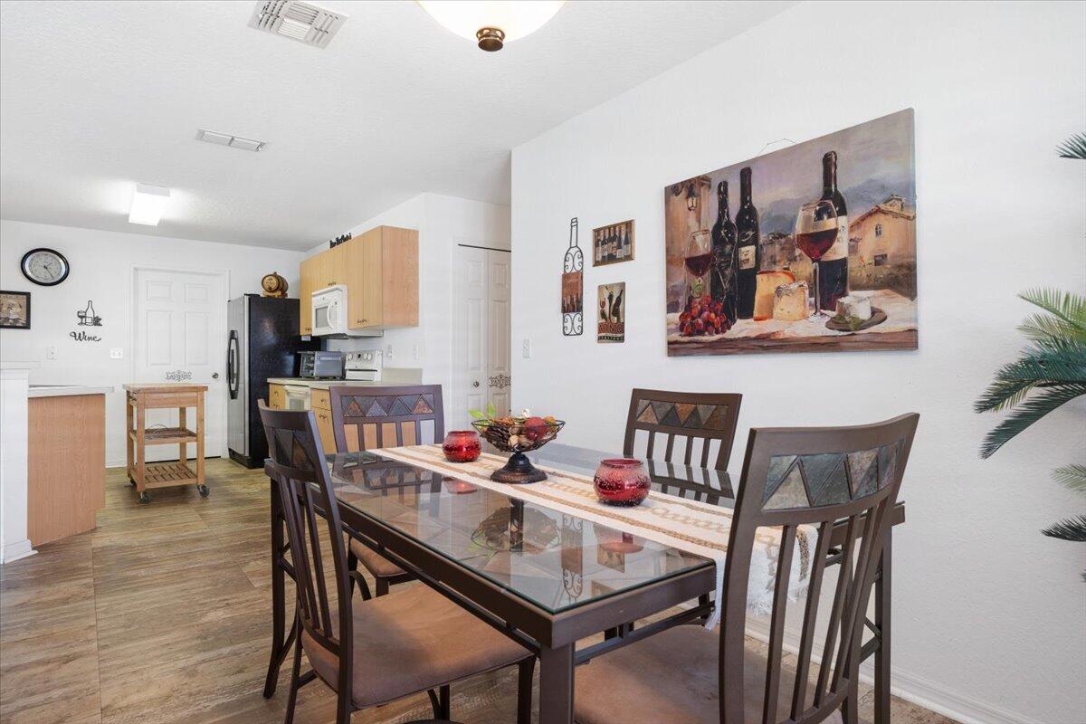 SPANISH LAKES ONE LEASEHO - Residential