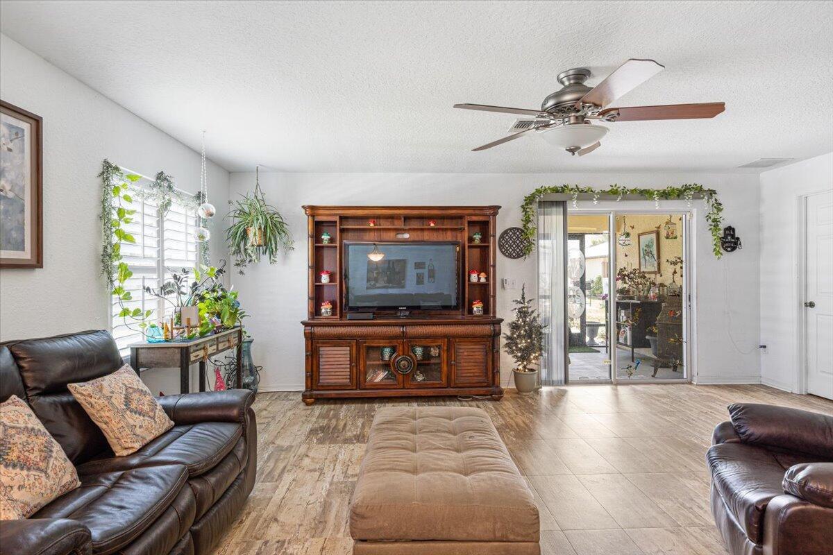 SPANISH LAKES ONE LEASEHO - Residential