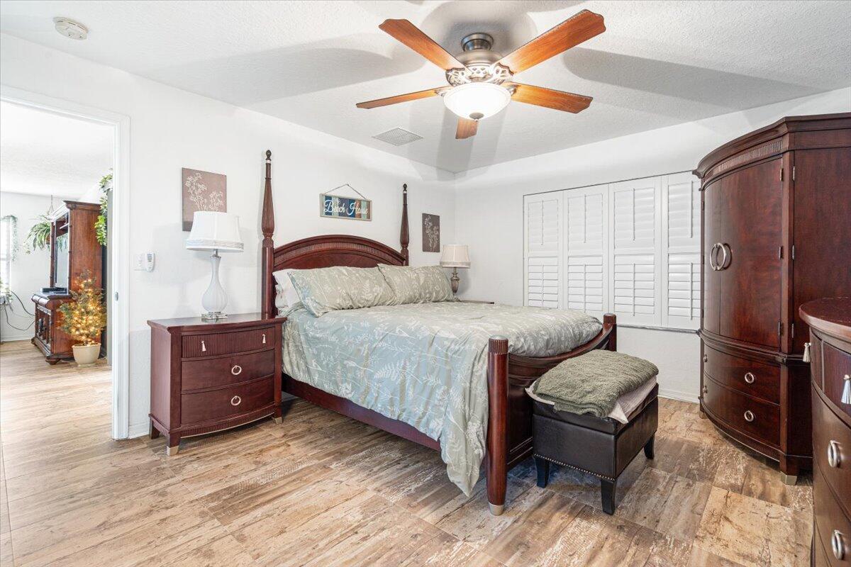 SPANISH LAKES ONE LEASEHO - Residential