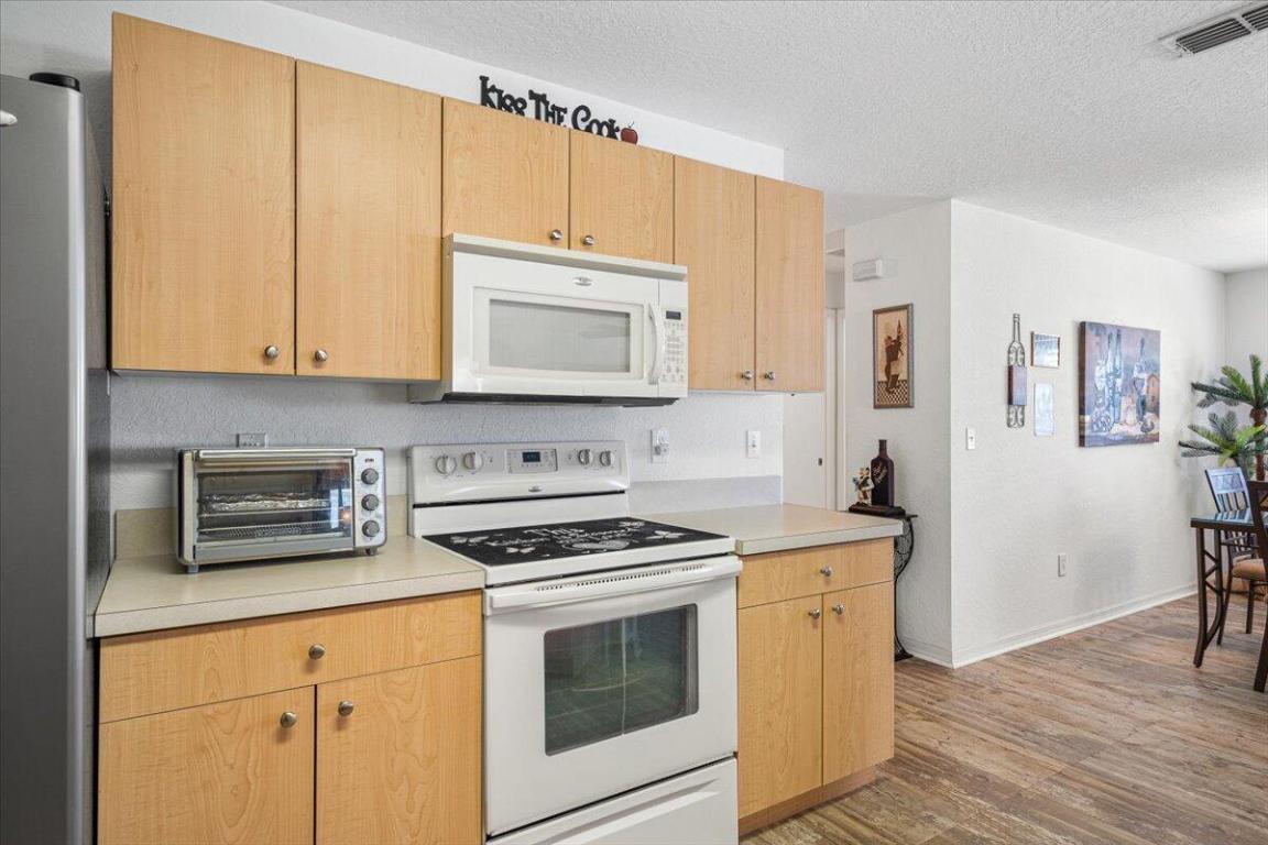 SPANISH LAKES ONE LEASEHOLD ESTATES - Residential