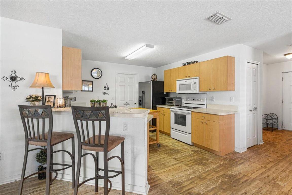 SPANISH LAKES ONE LEASEHOLD ESTATES - Residential