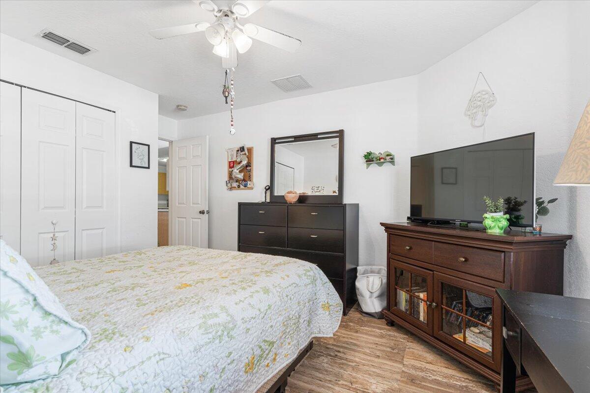 SPANISH LAKES ONE LEASEHO - Residential