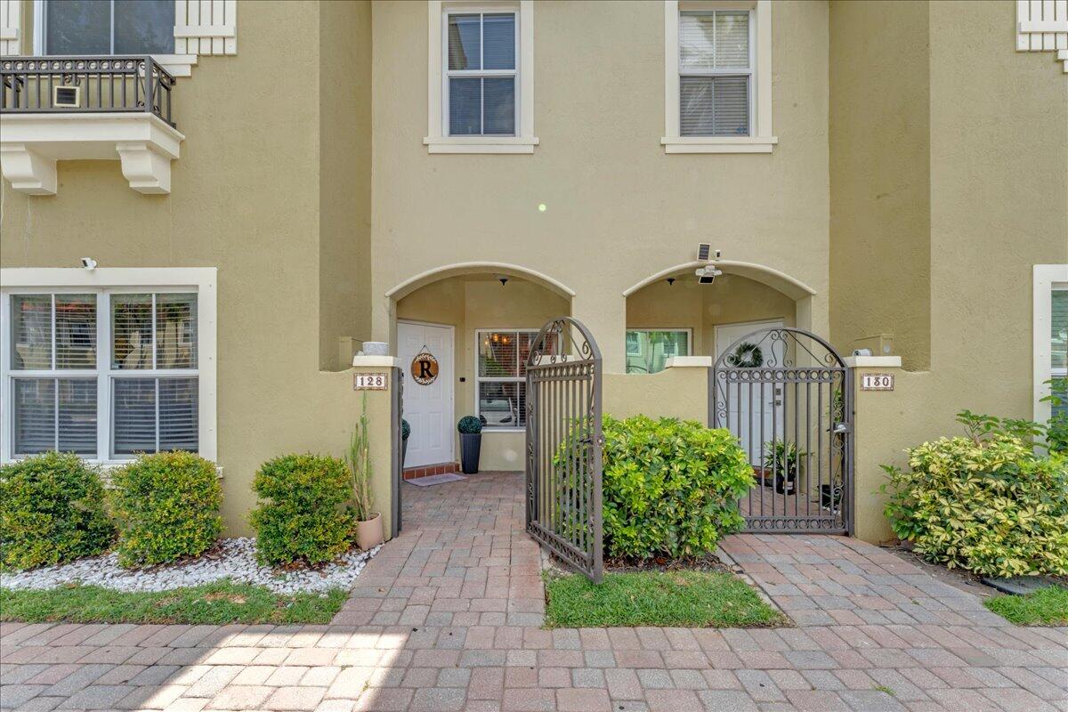 128 Lake Monterey Circle