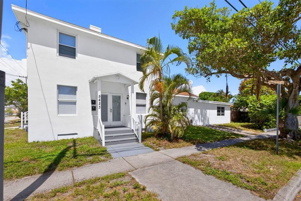 Photo of 5423 Garden Avenue #3, West Palm Beach, FL 33405 (MLS # F10552873)