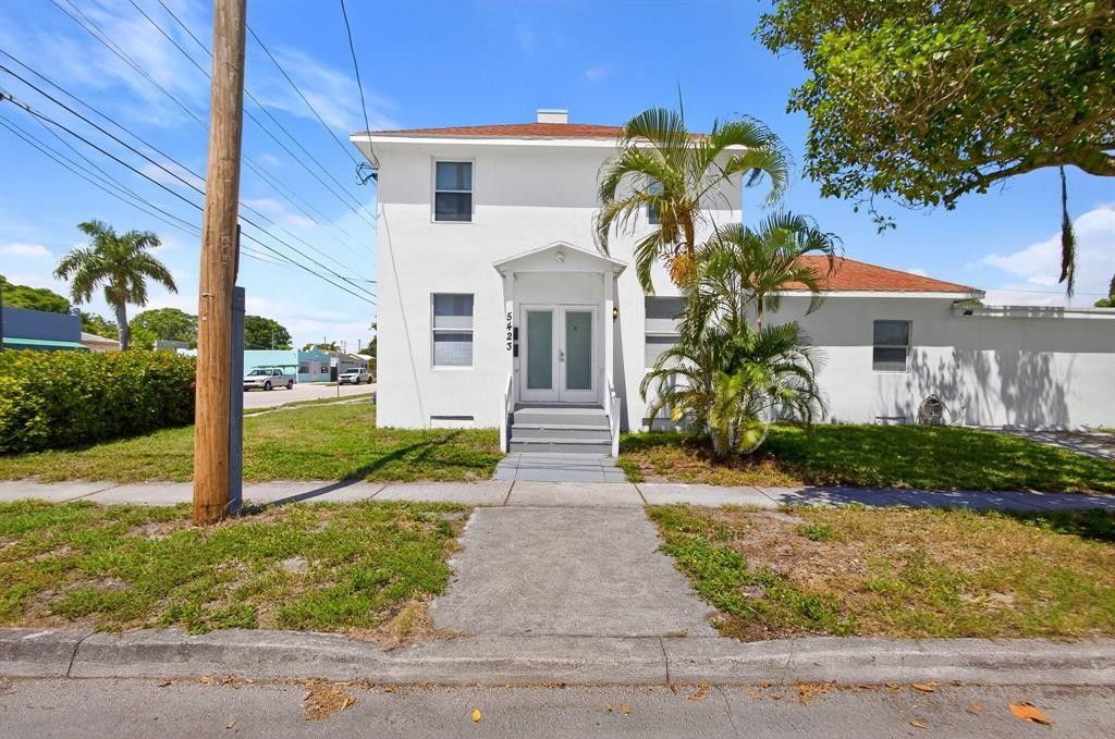 Photo of 5423 Garden Avenue #3, West Palm Beach, FL 33405 (MLS # F10552873)