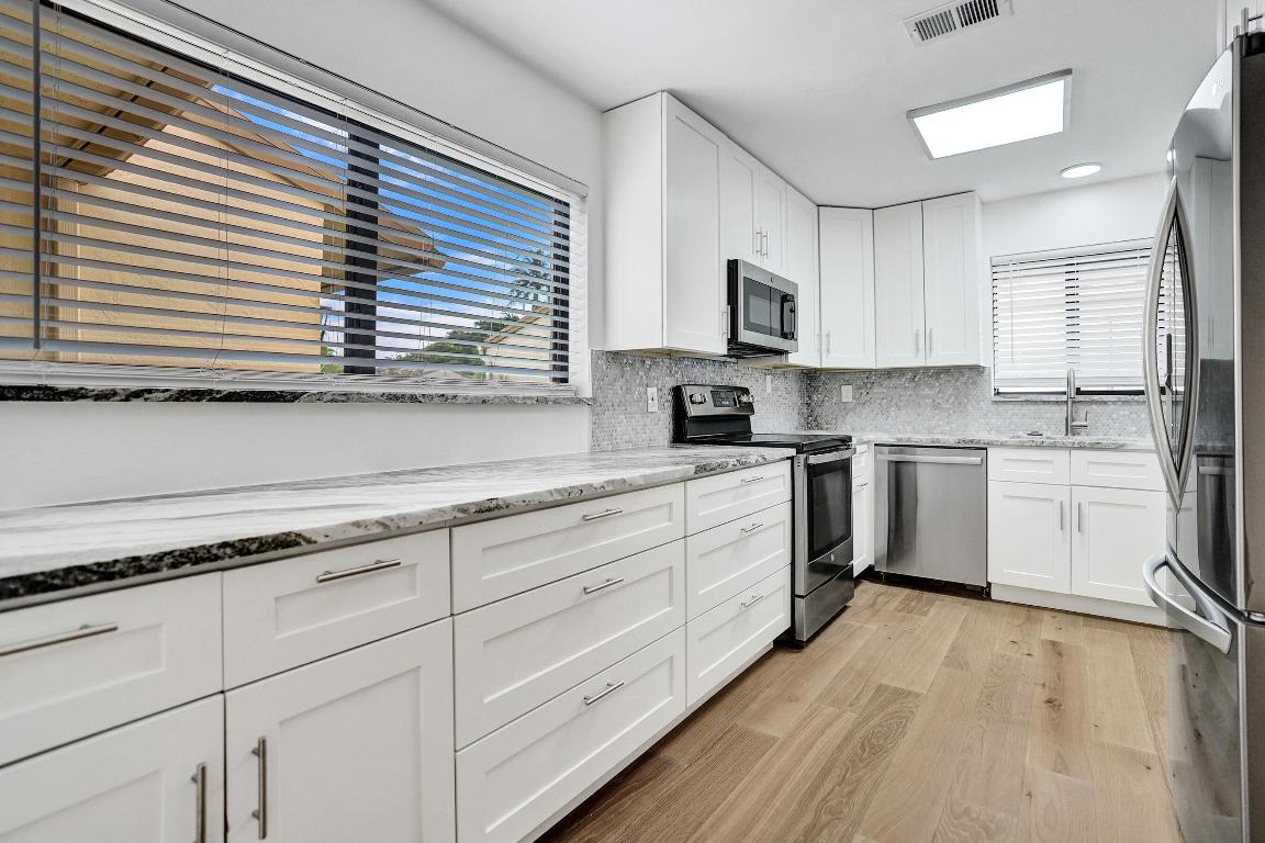 RAINBERRY BAY - Residential