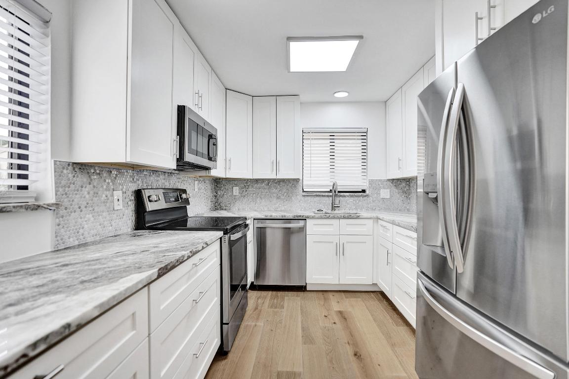 RAINBERRY BAY - Residential