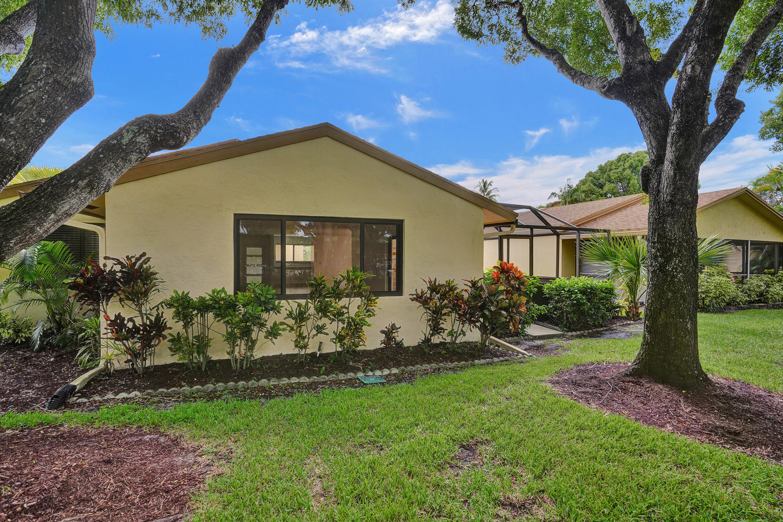 RAINBERRY BAY - Residential