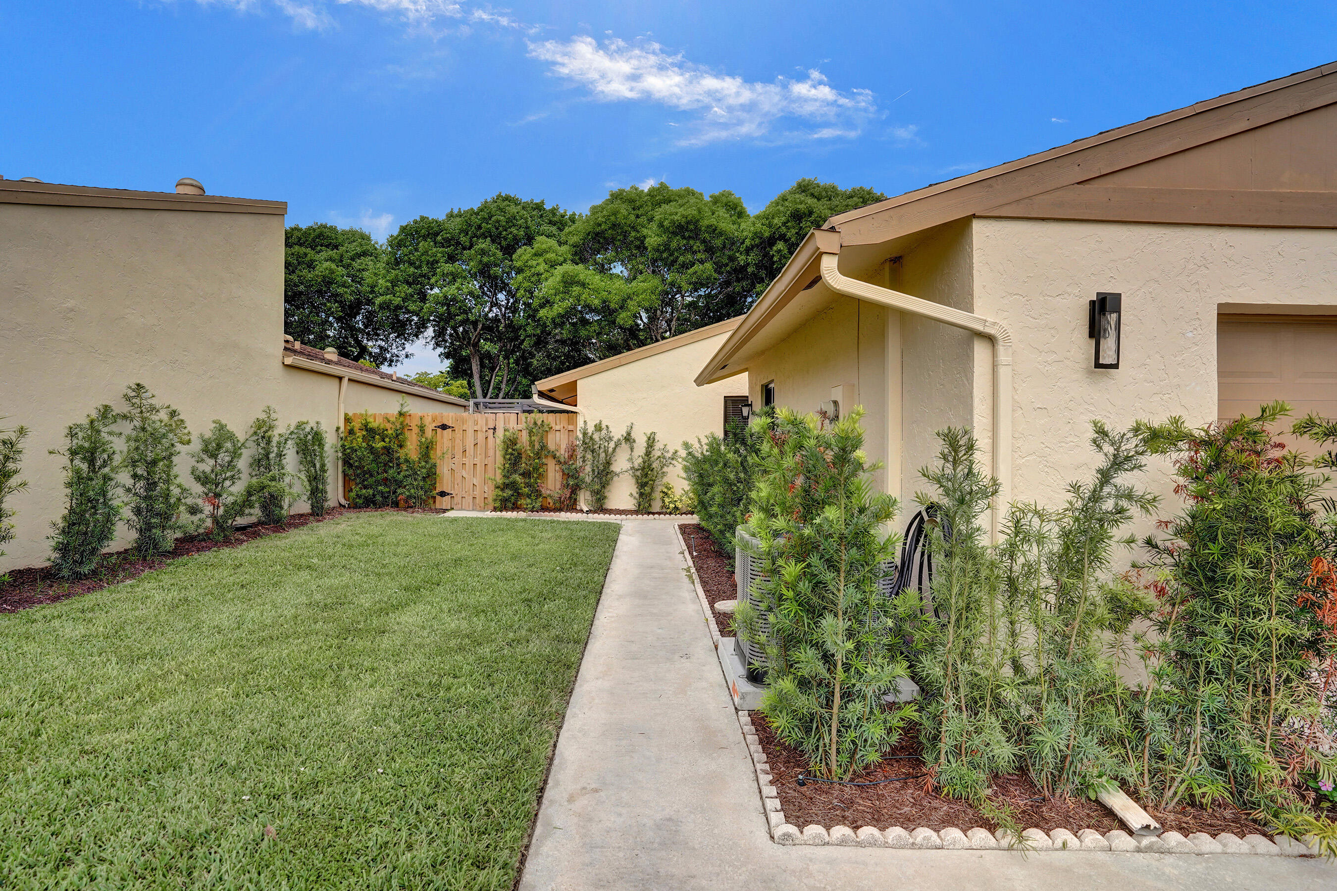 RAINBERRY BAY - Residential