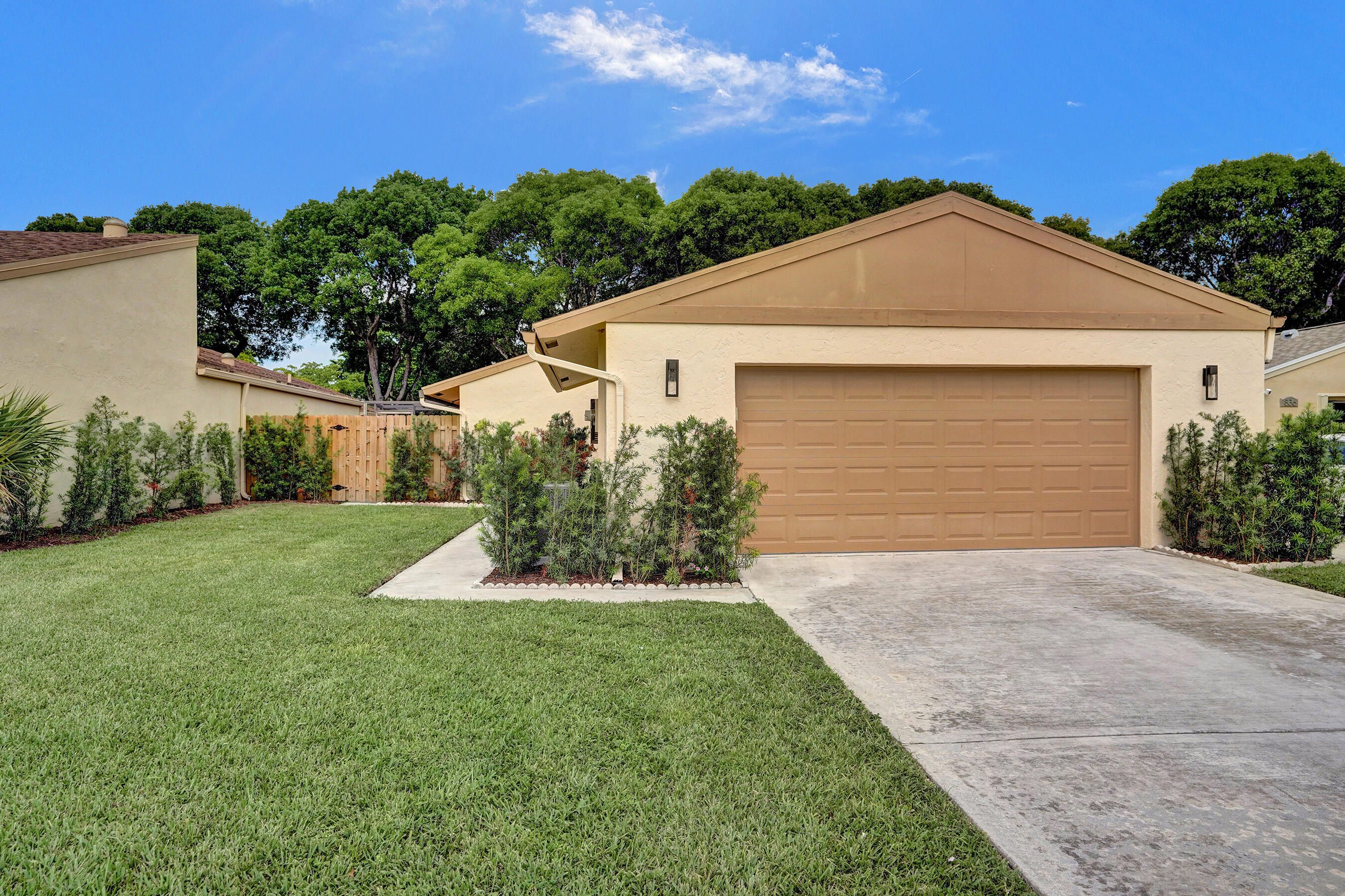 RAINBERRY BAY - Residential