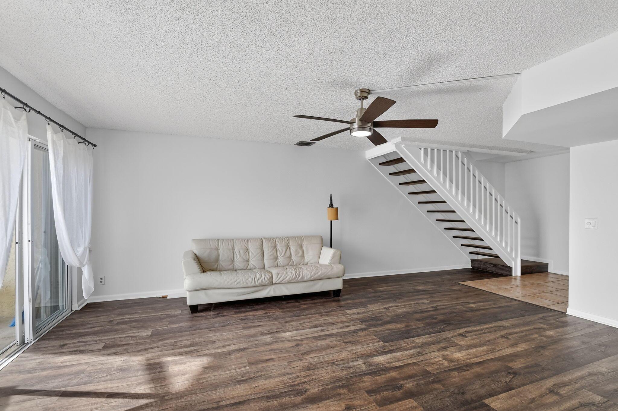 CHARTER CLUB OF PALM BEAC - Residential