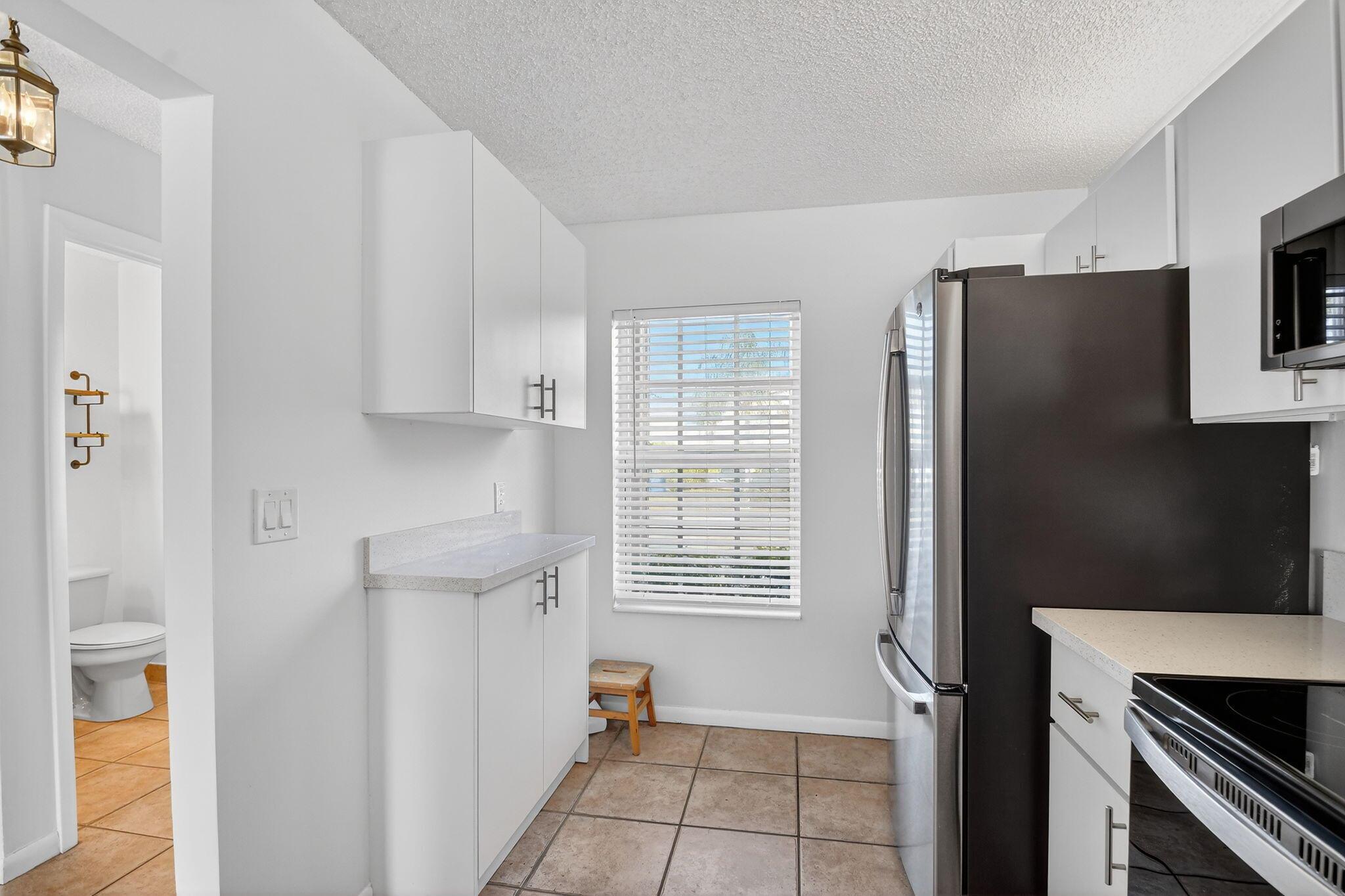 CHARTER CLUB OF PALM BEAC - Residential