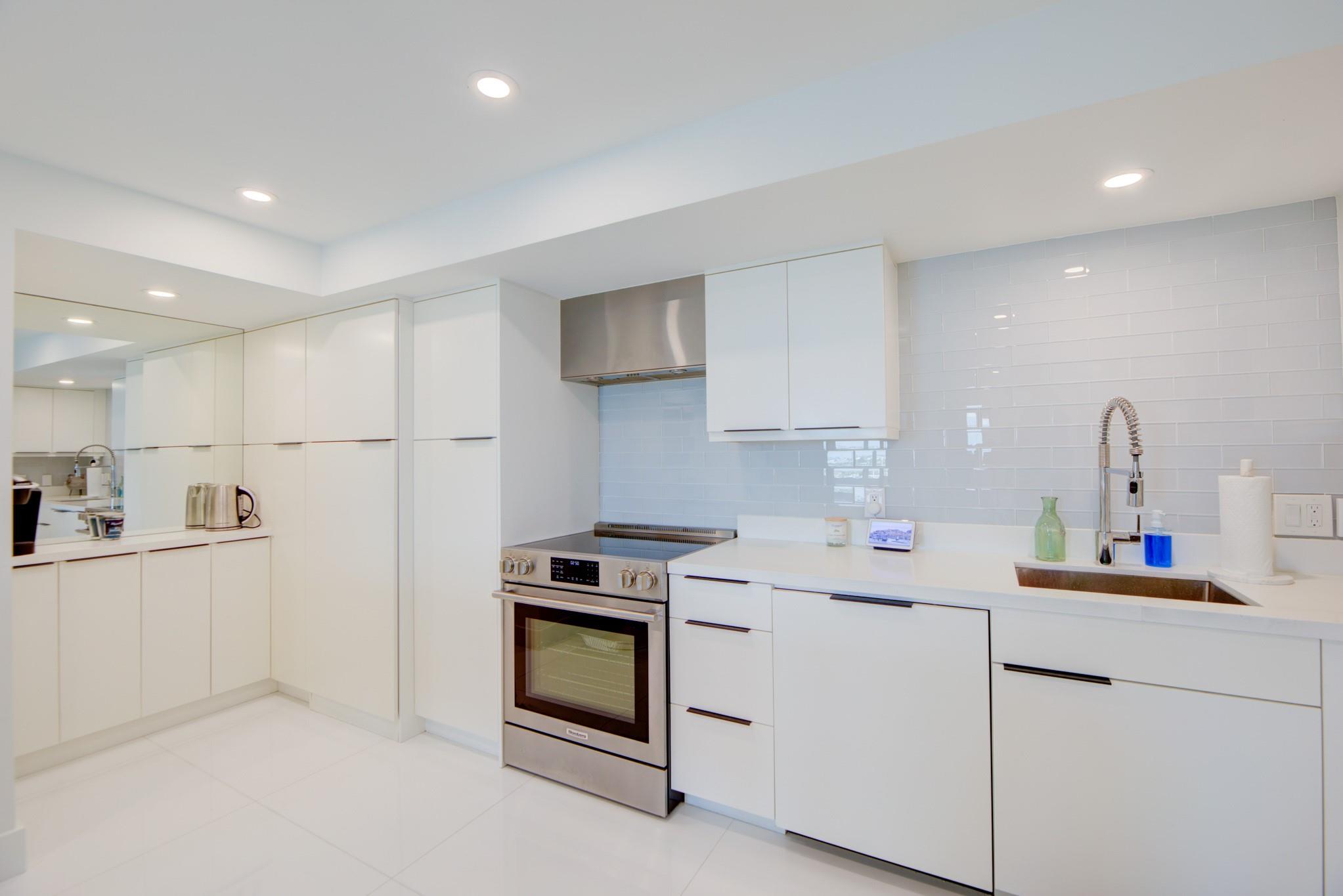 Venetian Condominium - Residential