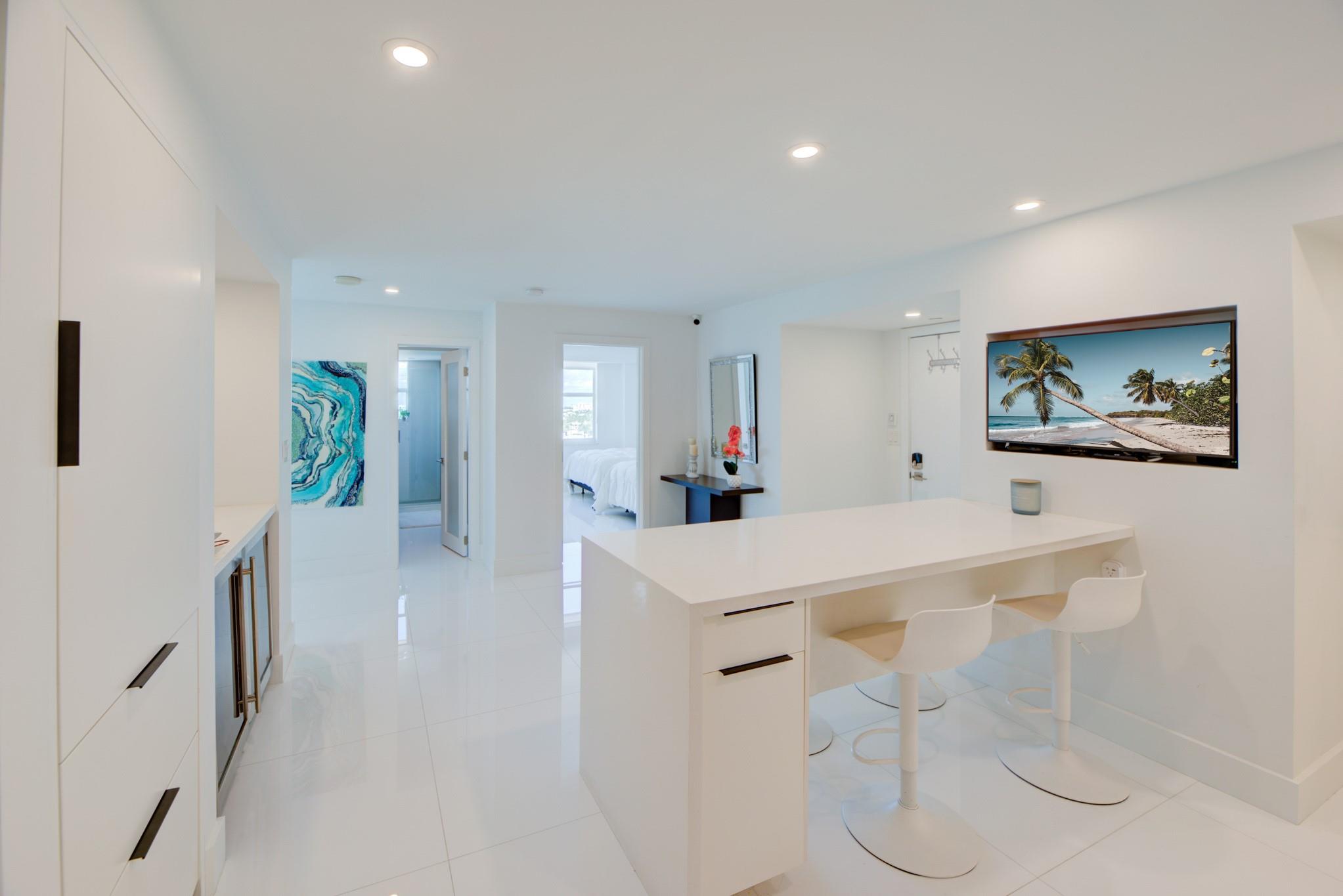 Venetian Condominium - Residential