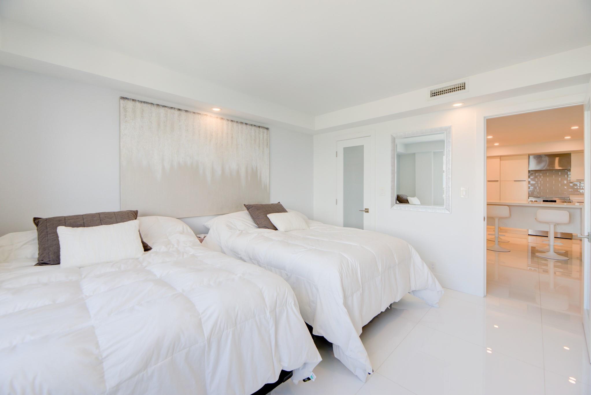 Venetian Condominium - Residential