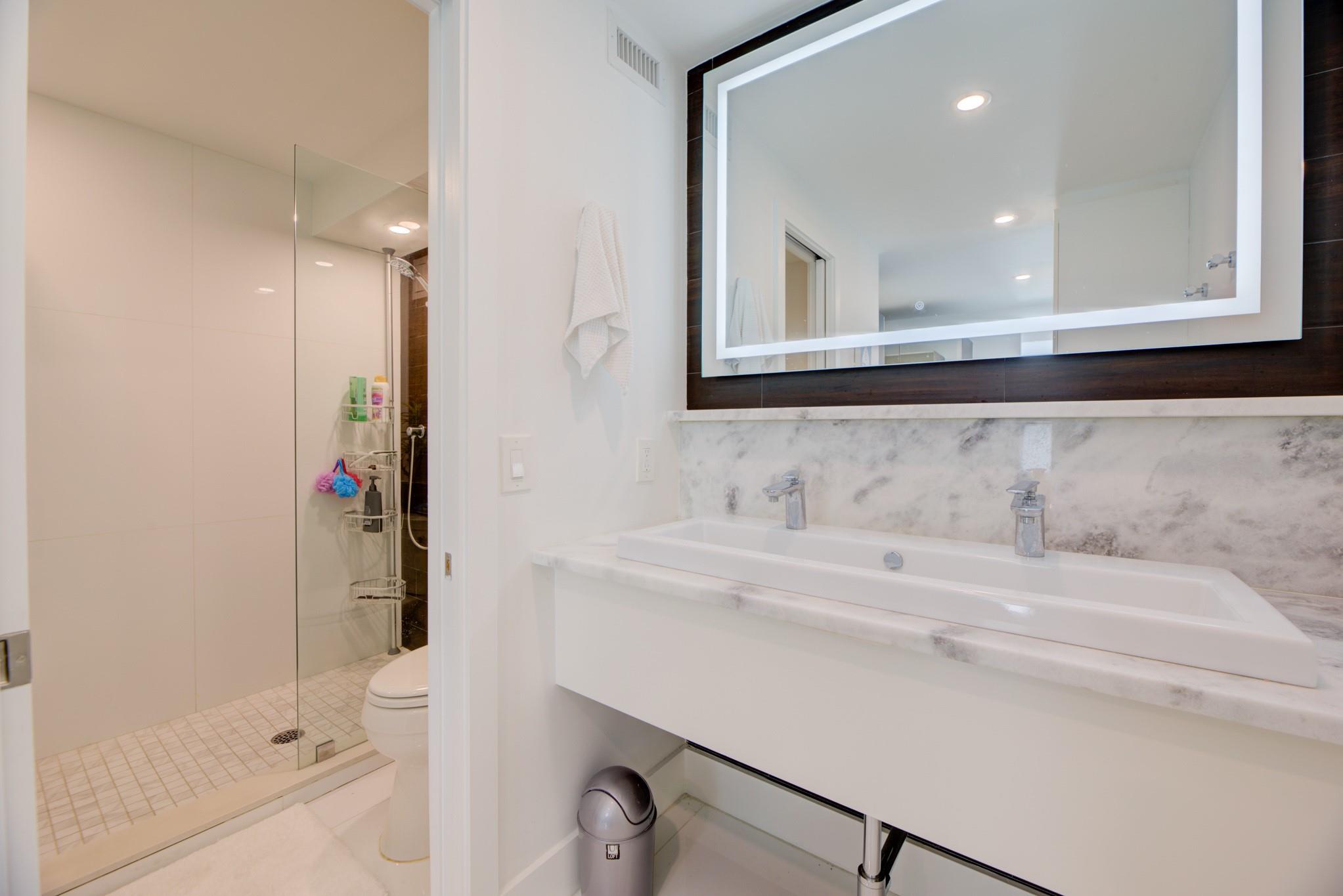 Venetian Condominium - Residential