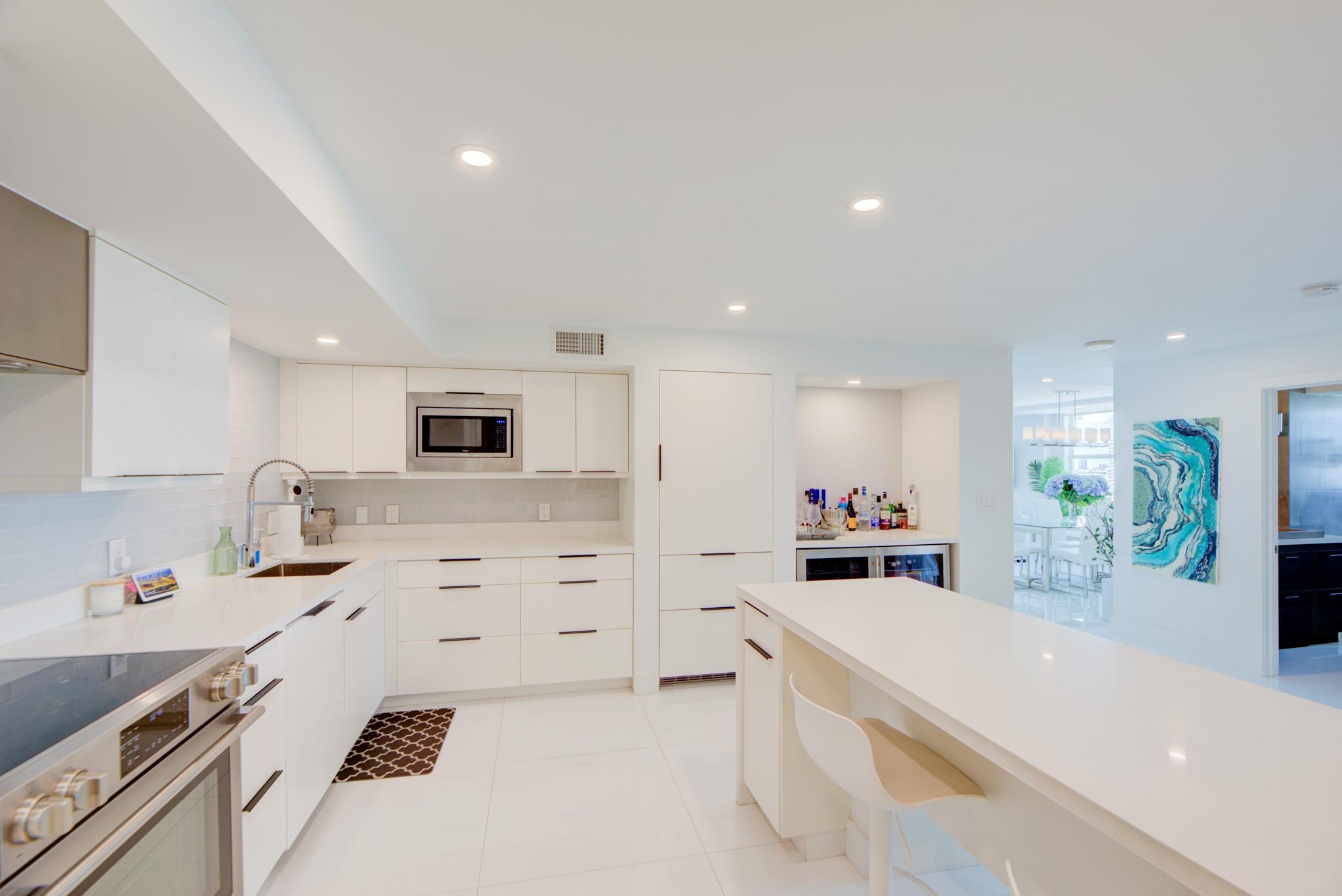 Venetian Condominium - Residential