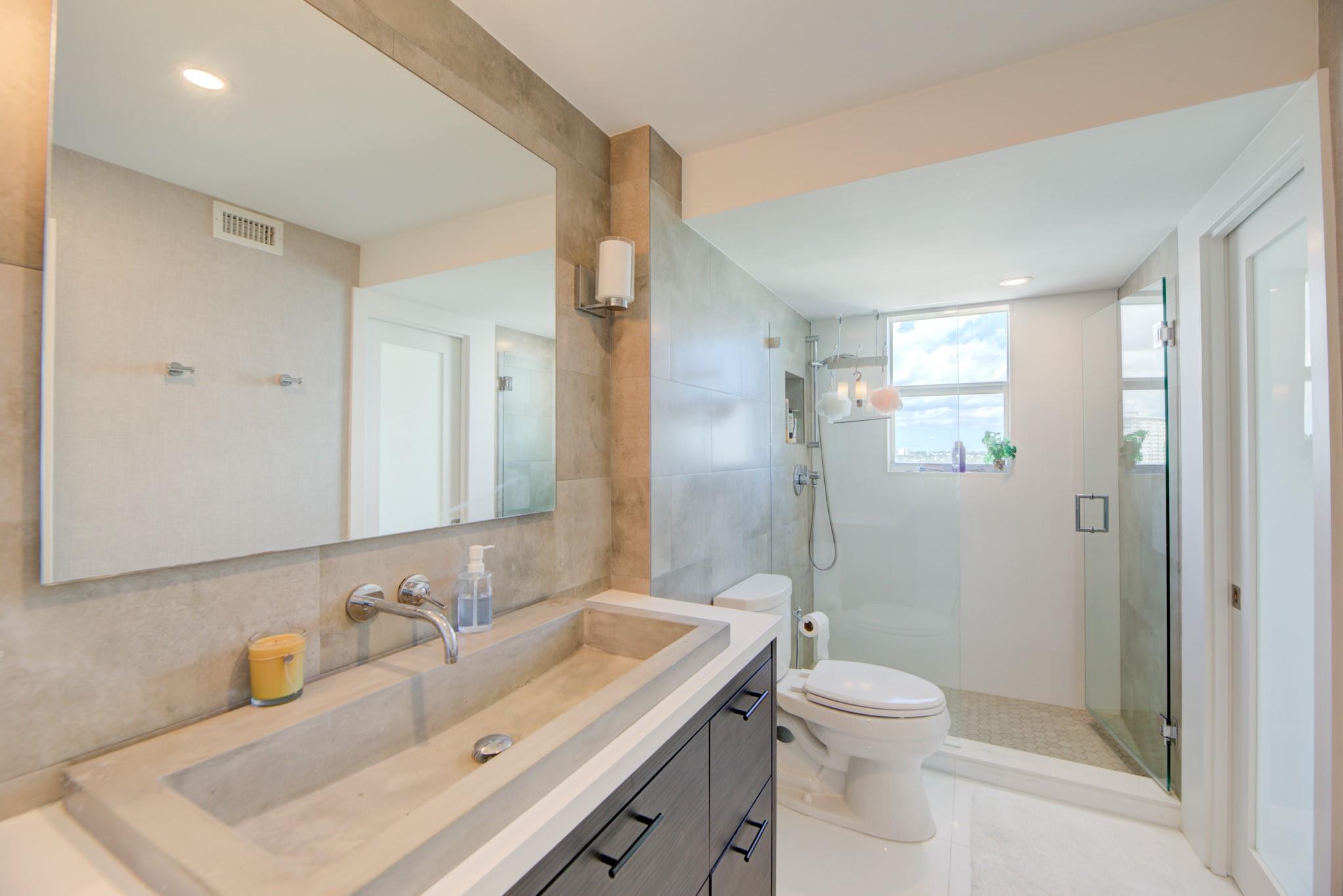 Venetian Condominium - Residential