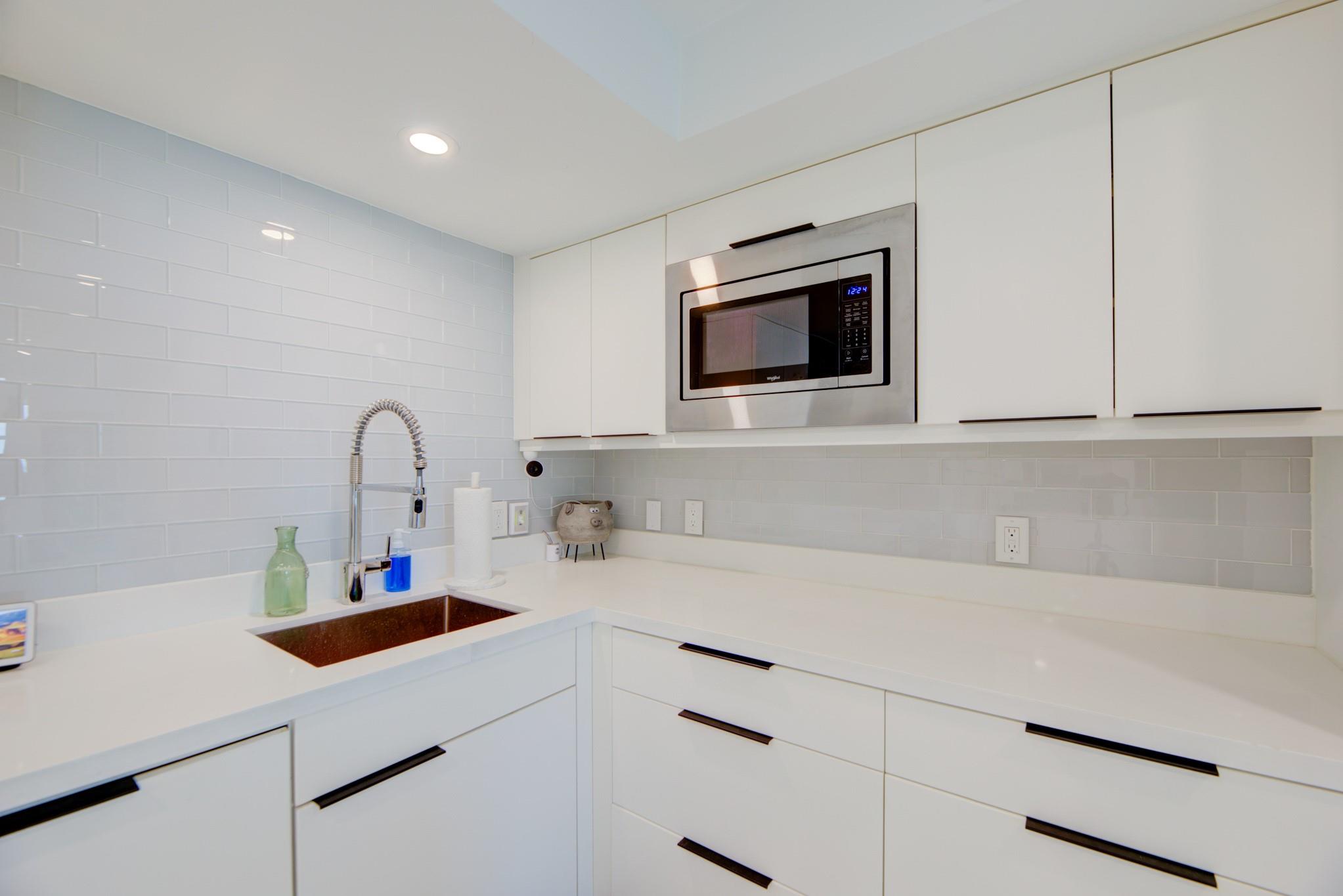 Venetian Condominium - Residential