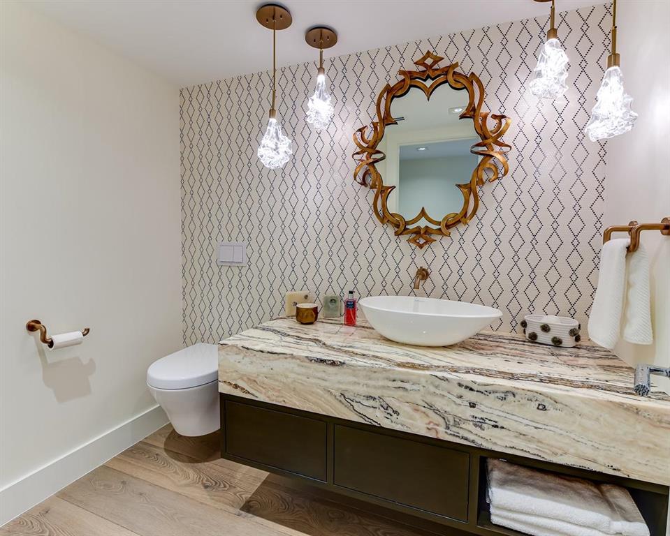 BEACH POINT CONDO - Residential