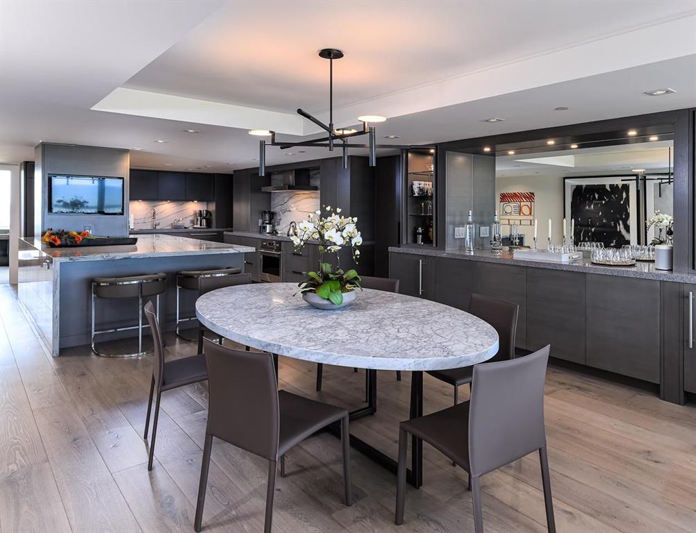 BEACH POINT CONDO - Residential