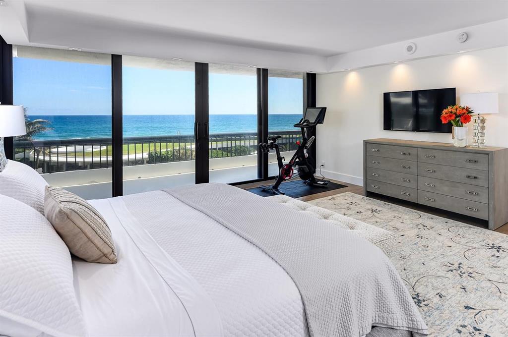 BEACH POINT CONDO - Residential