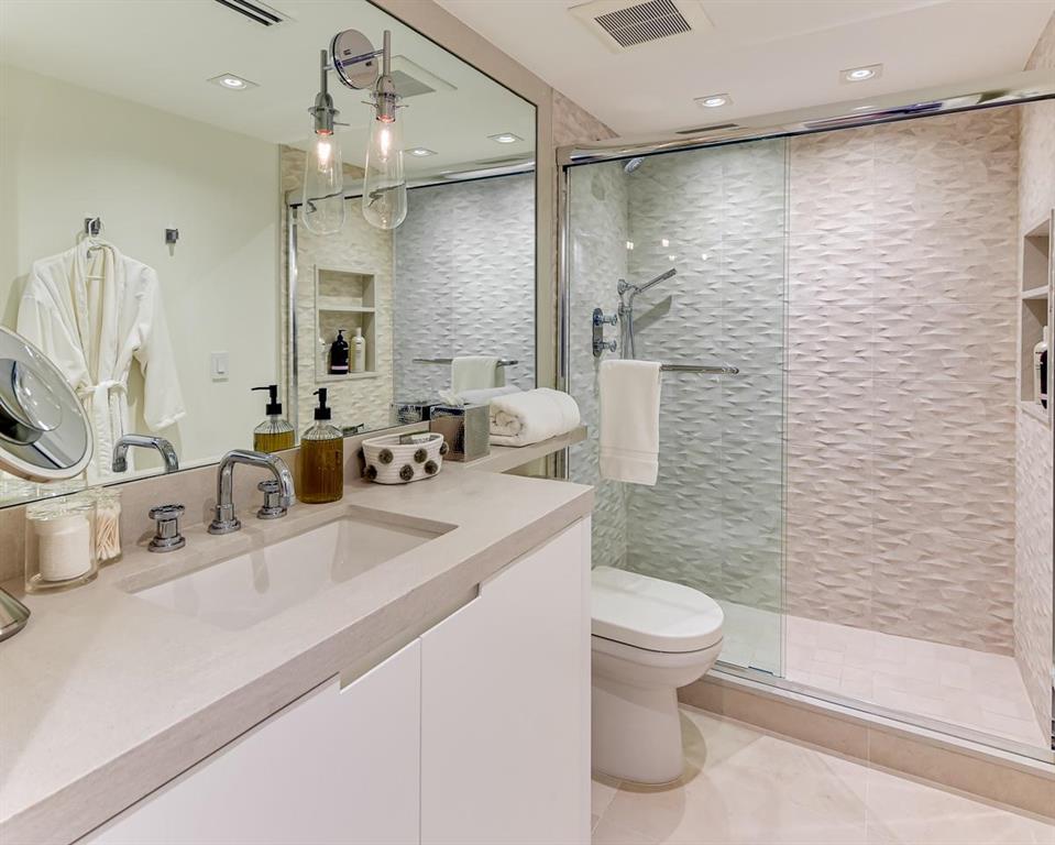 BEACH POINT CONDO - Residential