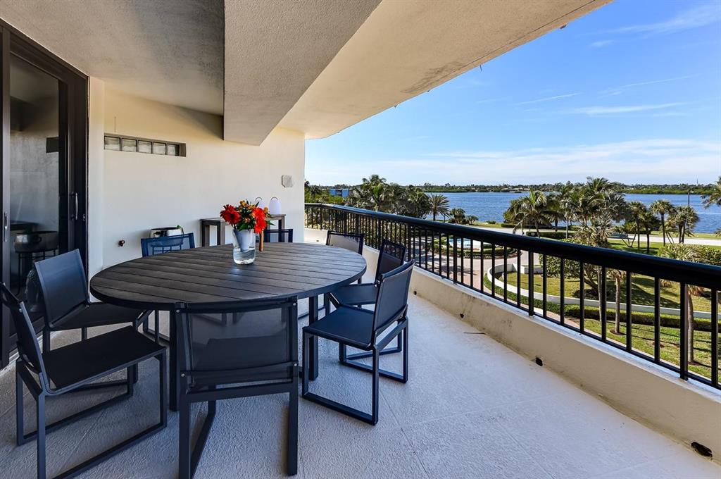 BEACH POINT CONDO - Residential