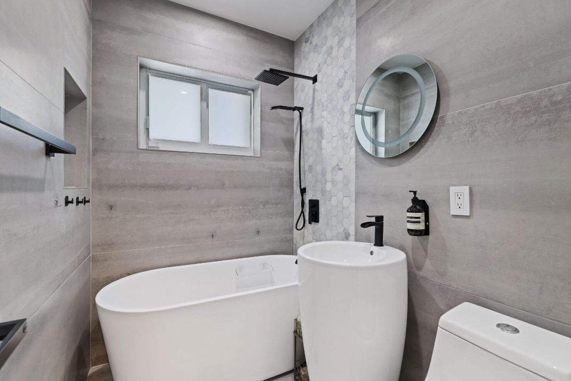 BILTMORE HEIGHTS RED RD ADDN 1ST - Residential