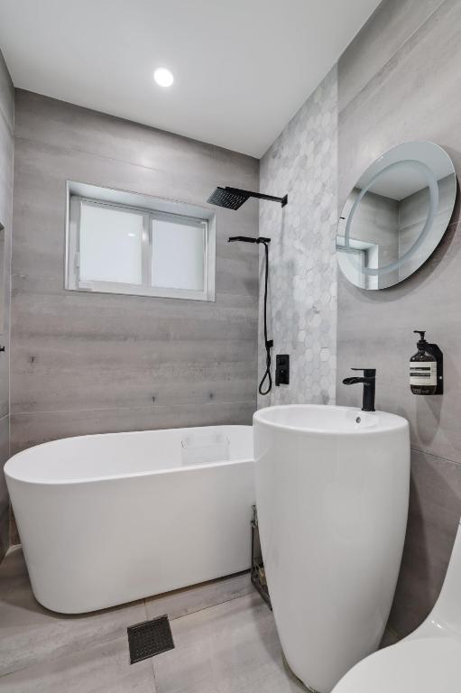 BILTMORE HEIGHTS RED RD ADDN 1ST - Residential