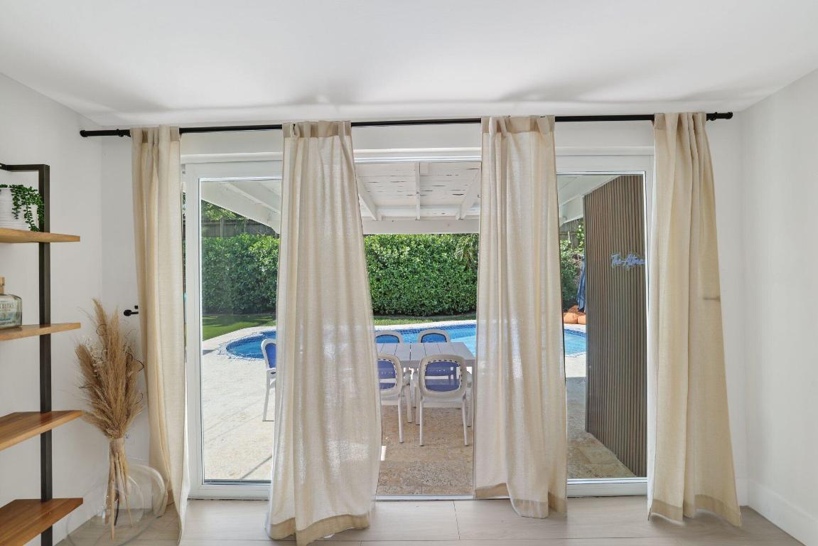 BILTMORE HEIGHTS RED RD ADDN 1ST - Residential