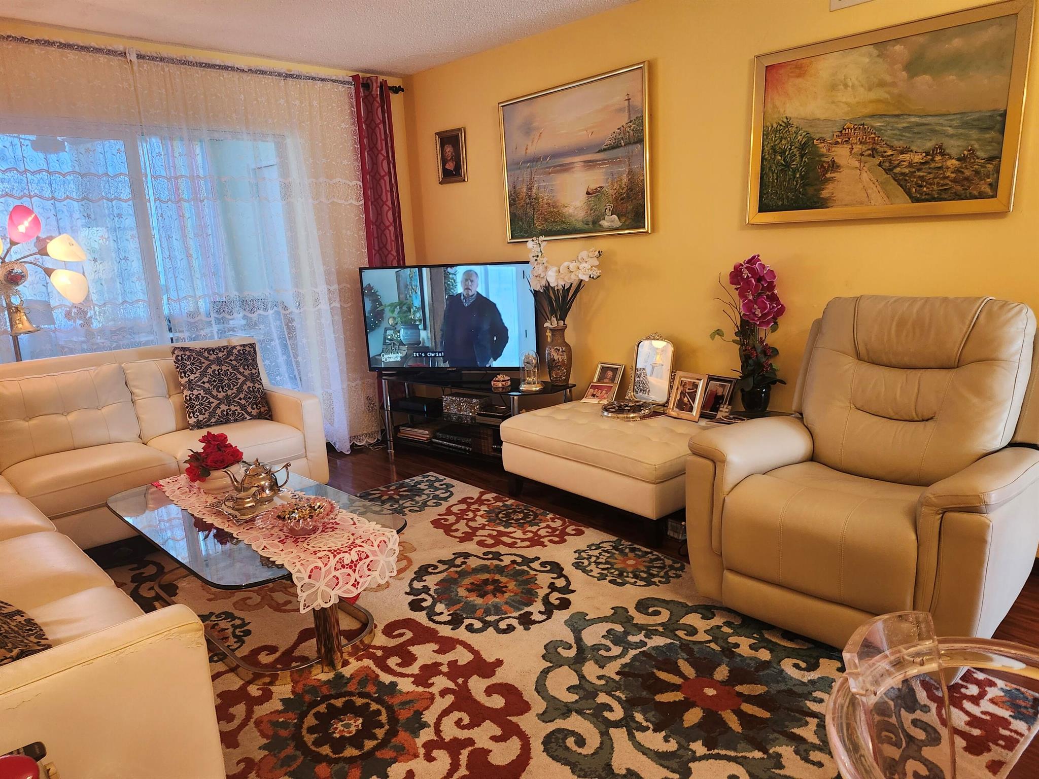 VILLAGE ROYALE ON THE GRE - Residential Lease