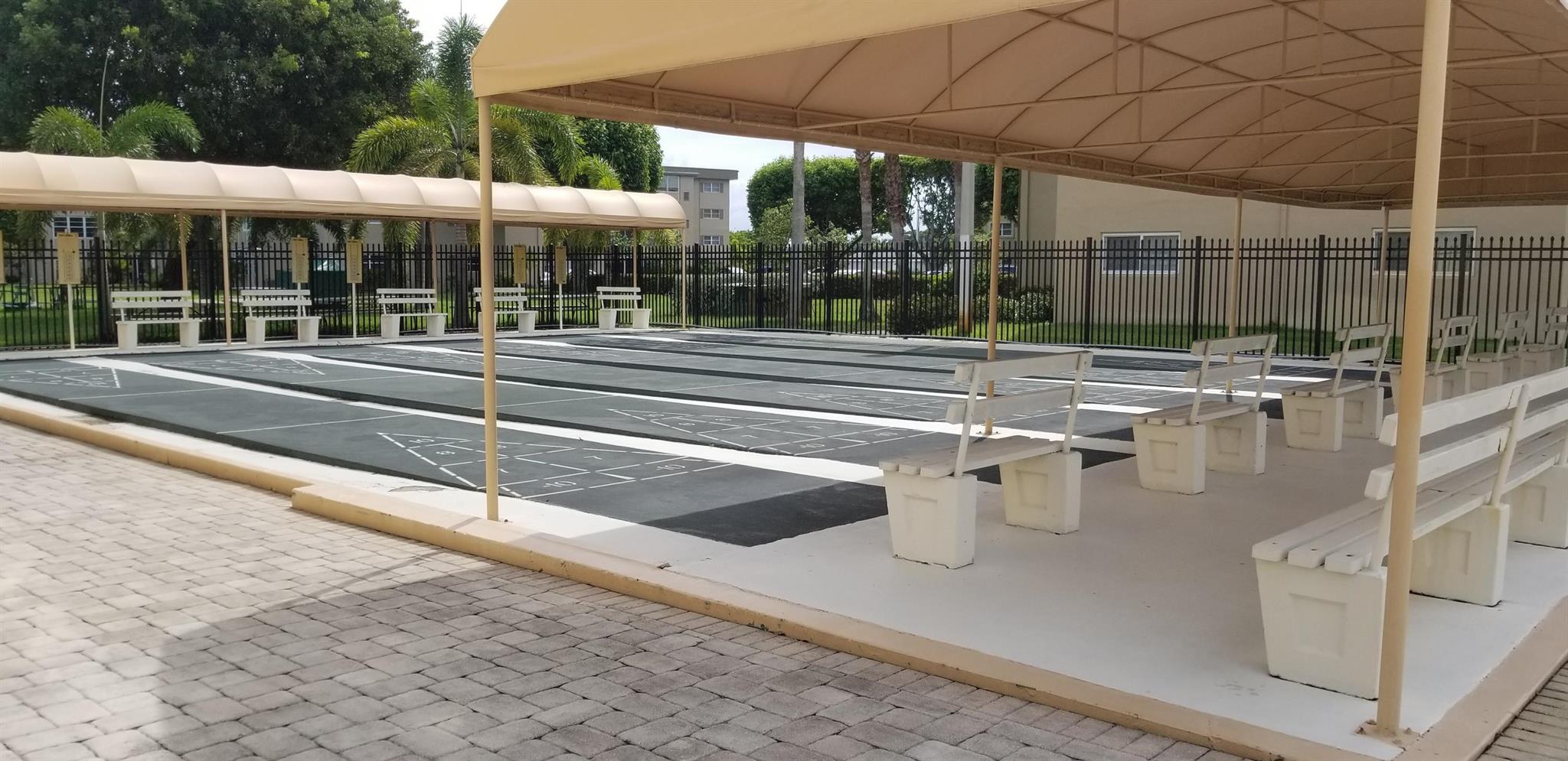 VILLAGE ROYALE ON THE GRE - Residential Lease